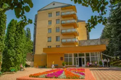 Главный корпус в санатории Москва в городе Кисловодске - фотография