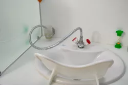 Орошение десен минеральной водой Орошение десен минеральной водой