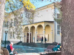 Территория Центрального Военного Санатория в г. Кисловодске - фотография