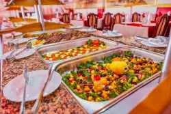 Обеденный зал Гранат