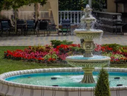 Фонтан на территории Фонтан на территории