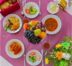 Сервированный стол