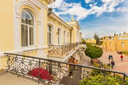 Вид из окна на Курортный бульвар Вид из окна на Курортный бульвар