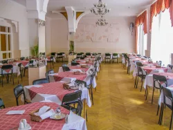 Столовая главного корпуса Столовая главного корпуса