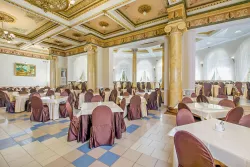 Обеденный зал Обеденный зал