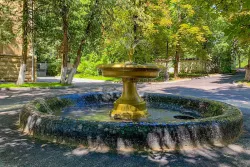 Фонтан на территории Фонтан на территории