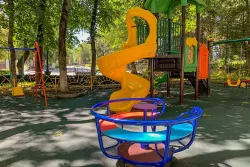 Детская площадка на территории Детская площадка на территории