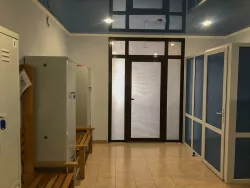 Раздевалка в бассейне Раздевалка в бассейне