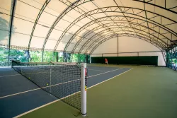 Теннистый корт