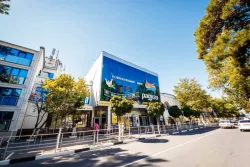 Территория кинотеатра