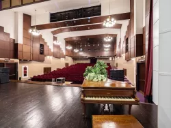 Киноконцертный зал