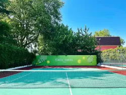 Теннисный корт