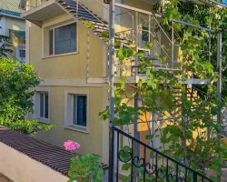 Корпус на территории