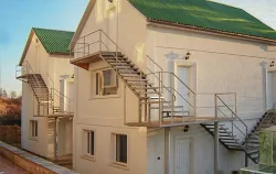 Корпус на территории