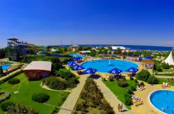 Центральный бассейн в аквапарке «Зурбаган»