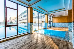 Крытый бассейн