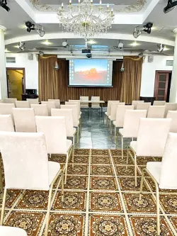 Большой конференц-зал
