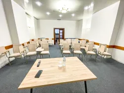 Малый конференц-зал