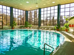 Крытый бассейн