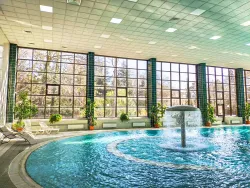 Крытый бассейн