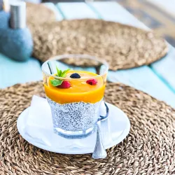 Летнее кафе у моря