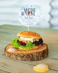 Летнее кафе у моря