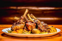 Летнее кафе у моря