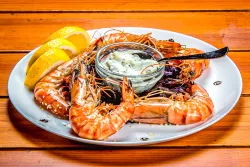 Летнее кафе у моря