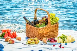 Летнее кафе у моря