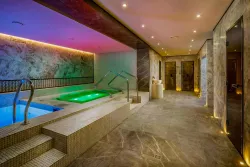 Бассейн в спа