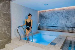 Бассейн в спа