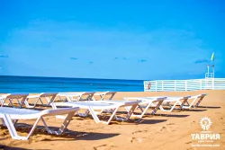 Пляж на территории