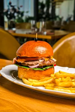 Ресторан «Salt Pepper» Ресторан «Salt Pepper»