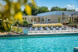 Бассейн на пляже