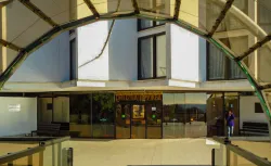 Вид из окон на территорию