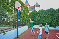 Спортивная площадка