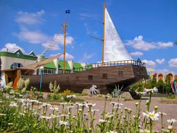 Корабль на территории